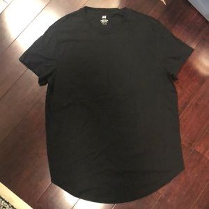 Men’s H & M Long fit black t shirt
